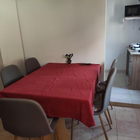 Lelle Lelke Apartmanhaz Lejlighed Balatonlelle Eksteriør billede