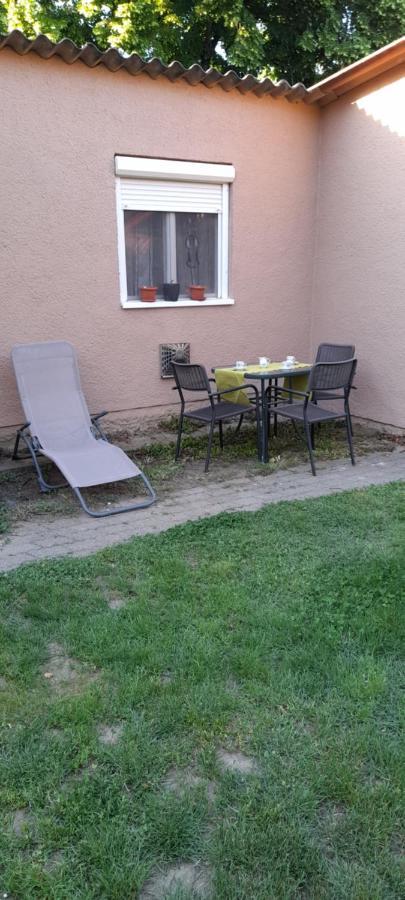 Lelle Lelke Apartmanhaz Lejlighed Balatonlelle Eksteriør billede