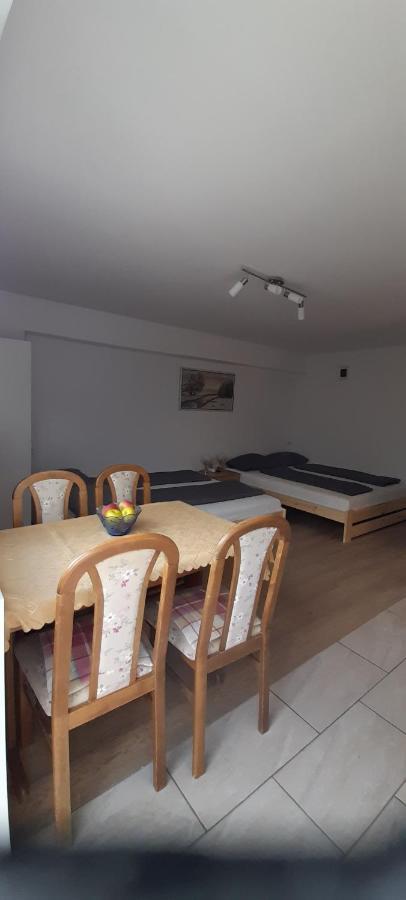 Lelle Lelke Apartmanhaz Lejlighed Balatonlelle Eksteriør billede